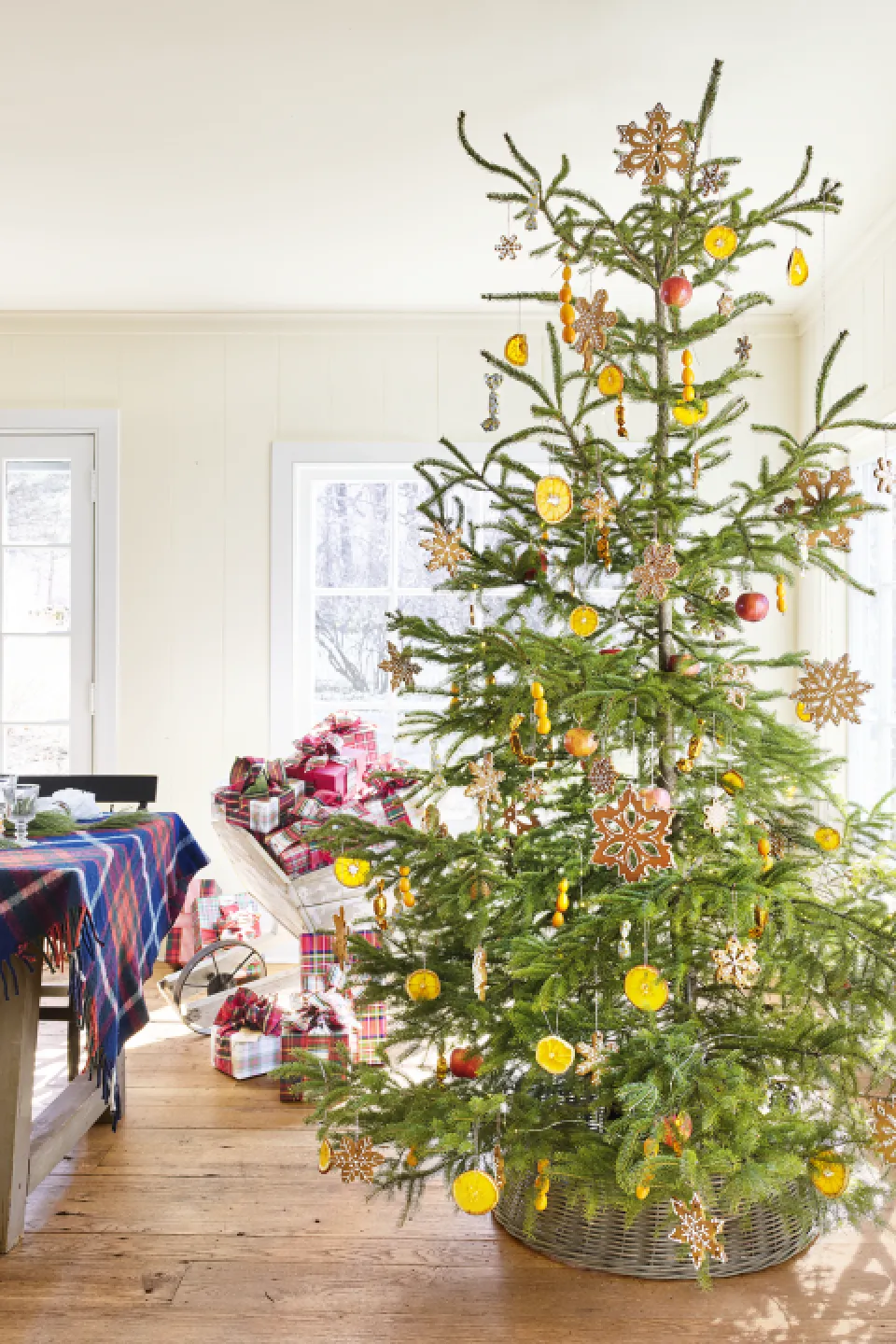 Getting Ready for Christmas! Various Christmas Tree Decora - Furnizing