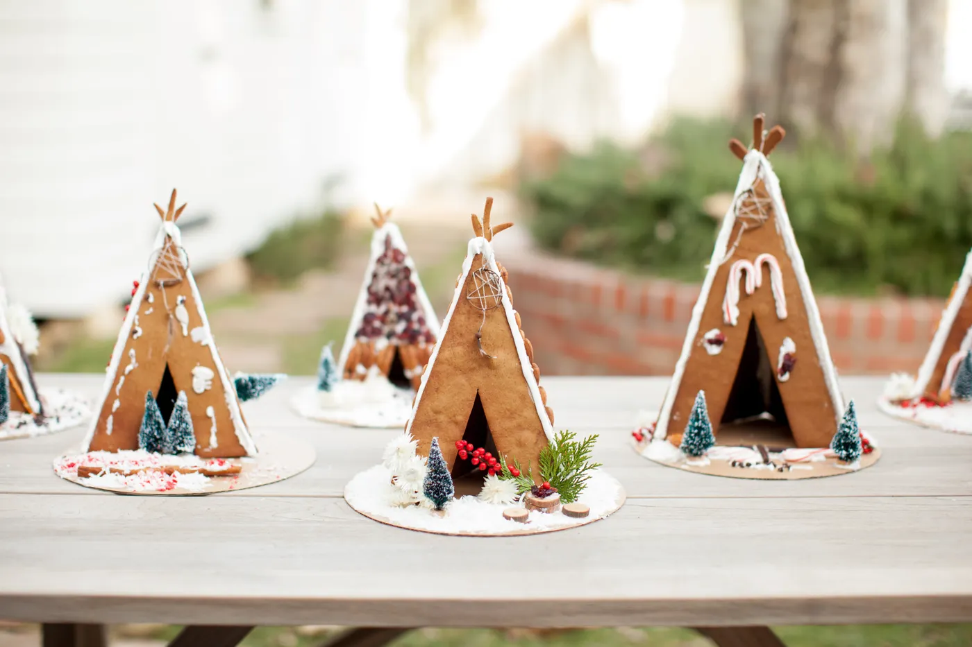Gingerbread Decorating Party | Jenni Kayne