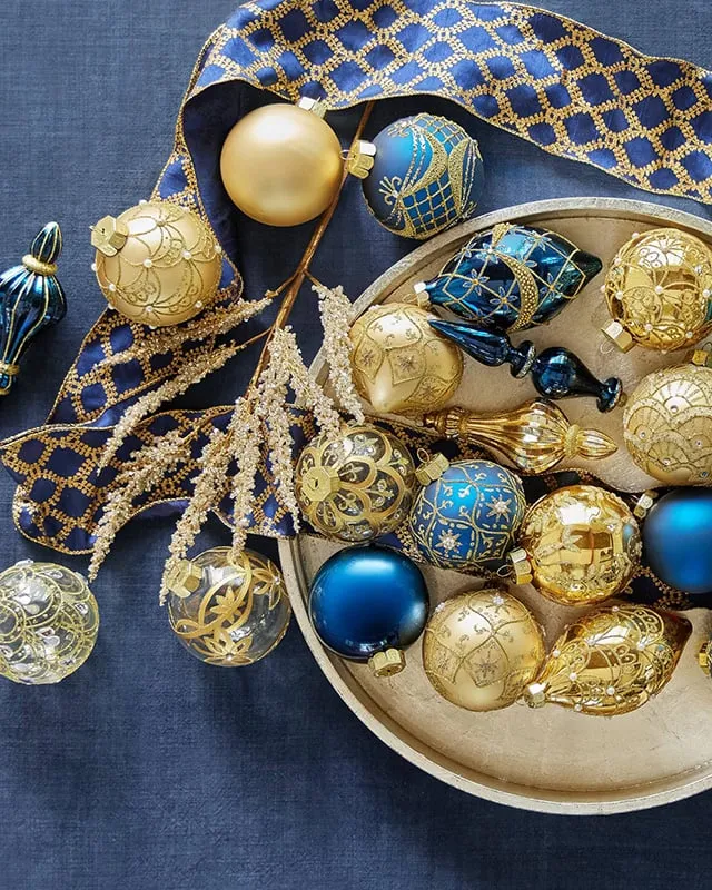 GOLD, BLUE AND WHITE CHRISTMAS DECOR | CITRINELIVING