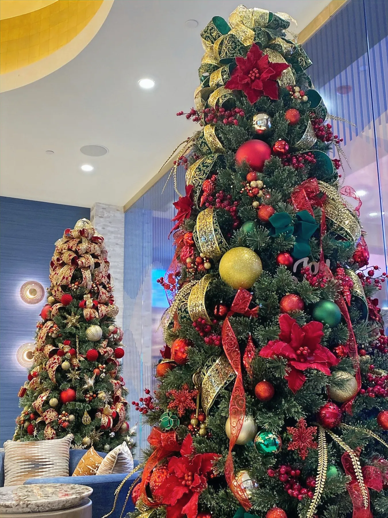 Grand Crimson & Emerald Tree | Golden Forest Events