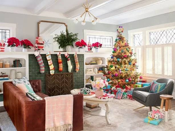 HGTV Magazine's Best Living Room Christmas Decor Ideas | HGTV