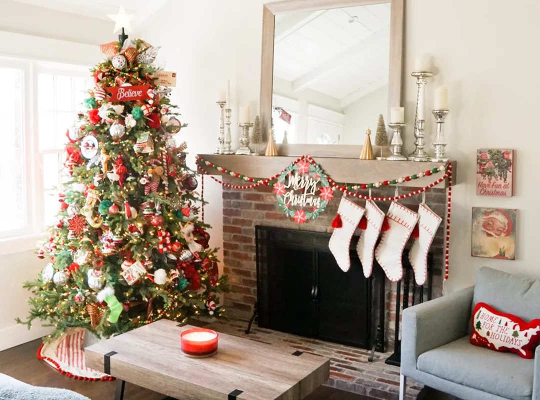 Holiday Home Tour: Vintage Decor in New England | The Everymom