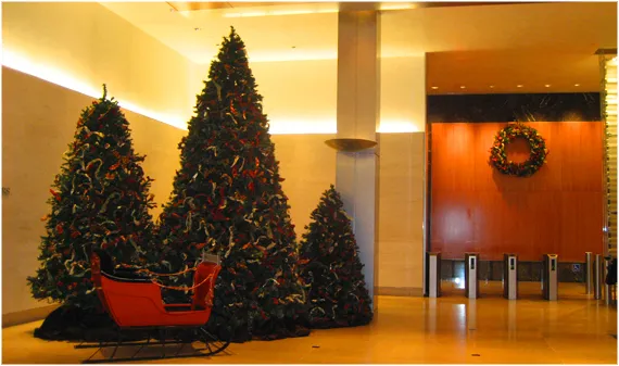 Holiday Lobby Decor By Scott's Flowers – Scotts Flowers NYC