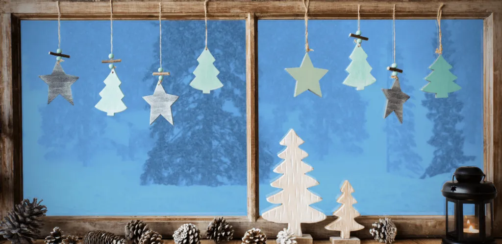 Holiday Window Decorating Ideas for This Christmas