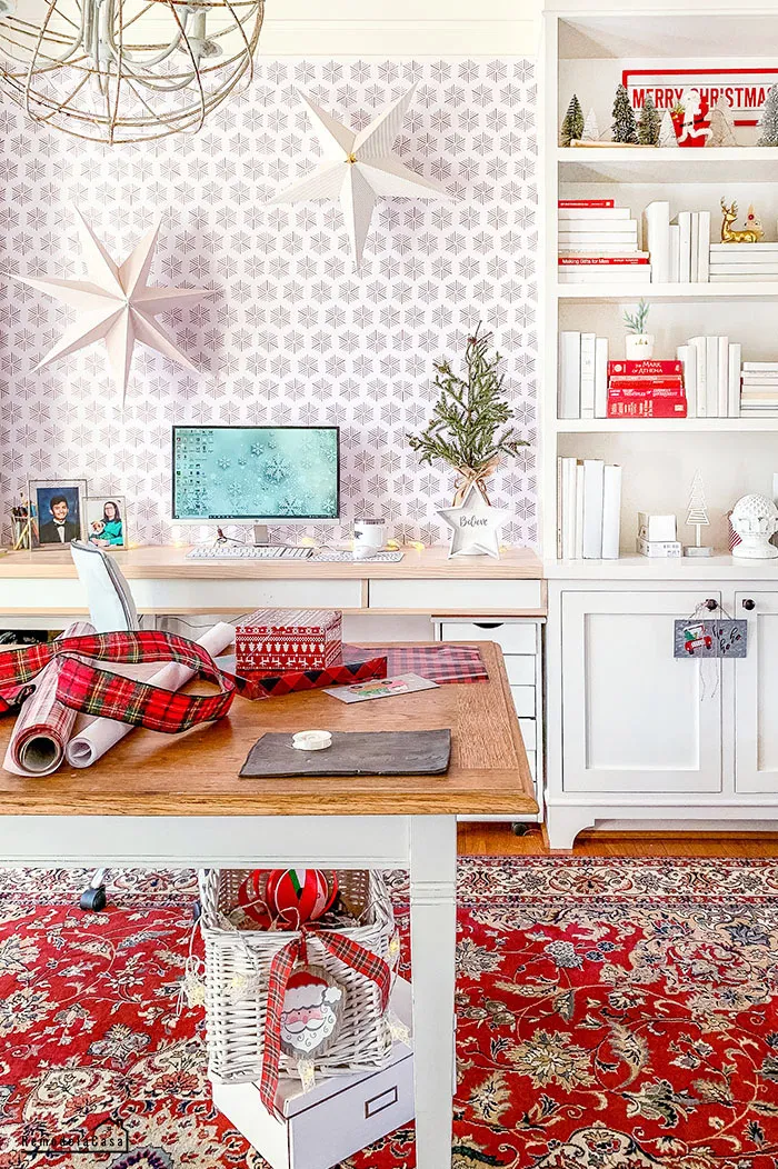 Home Office Christmas Décor - Remodelando la Casa