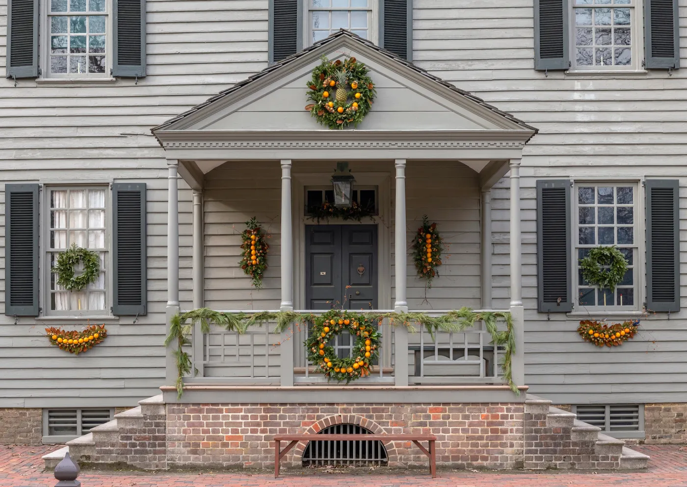 How Colonial Williamsburg Decks the Halls, Eighteenth-Century Style – Garden & Gun