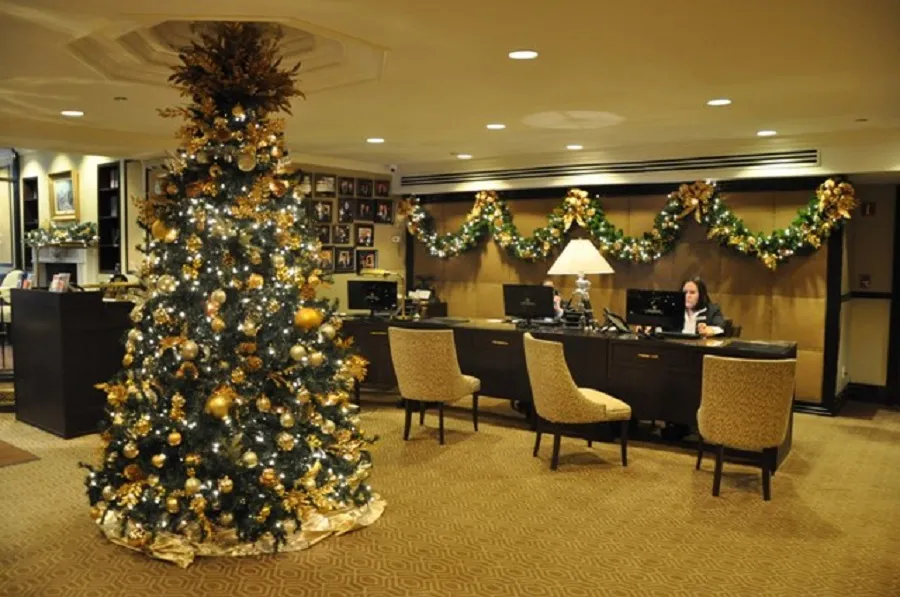 How to Boost Business with Holiday Lights | Long Island