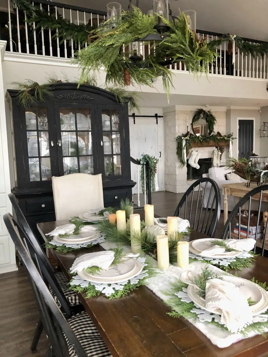 How To Create A Festive Tablescape Two Ways * Hip & Humble Style