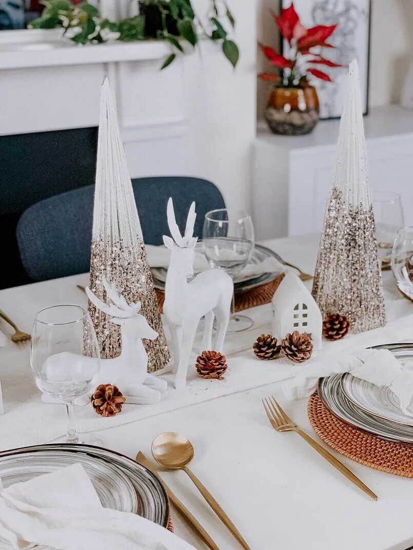 How to Create a Trending Christmas Tablescape - 3 Designer's Ideas |  Archi-living.com - Web Magazine by Architects and Designers