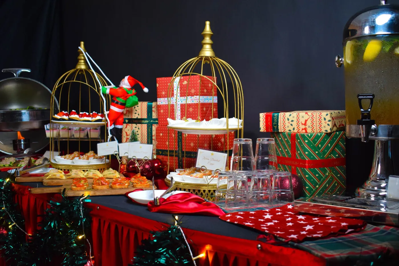 How to Decorate A Buffet Table for Christmas? - Yongyu Kitchenware