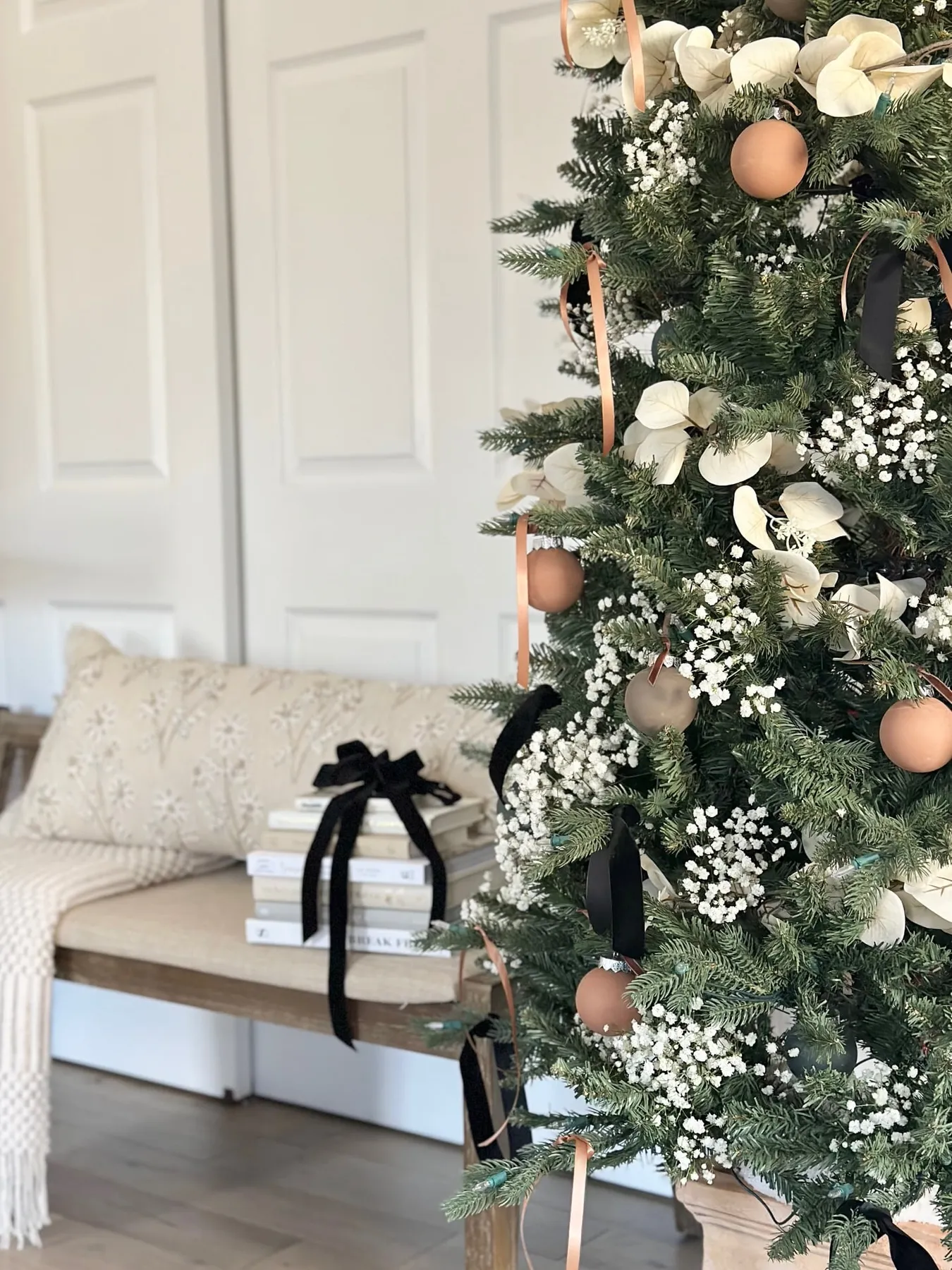 How To Decorate A Christmas Tree: The Most Complete Guide You'll Find -  Celebrated Nest