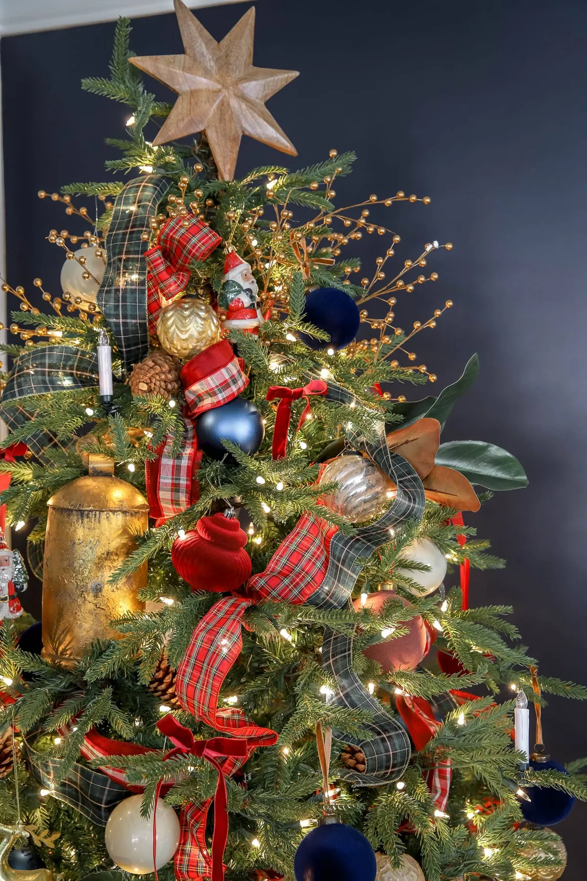 How to Decorate a Ralph Lauren Christmas Tree (and Living Woven Rattan Tree  Star Topper Red