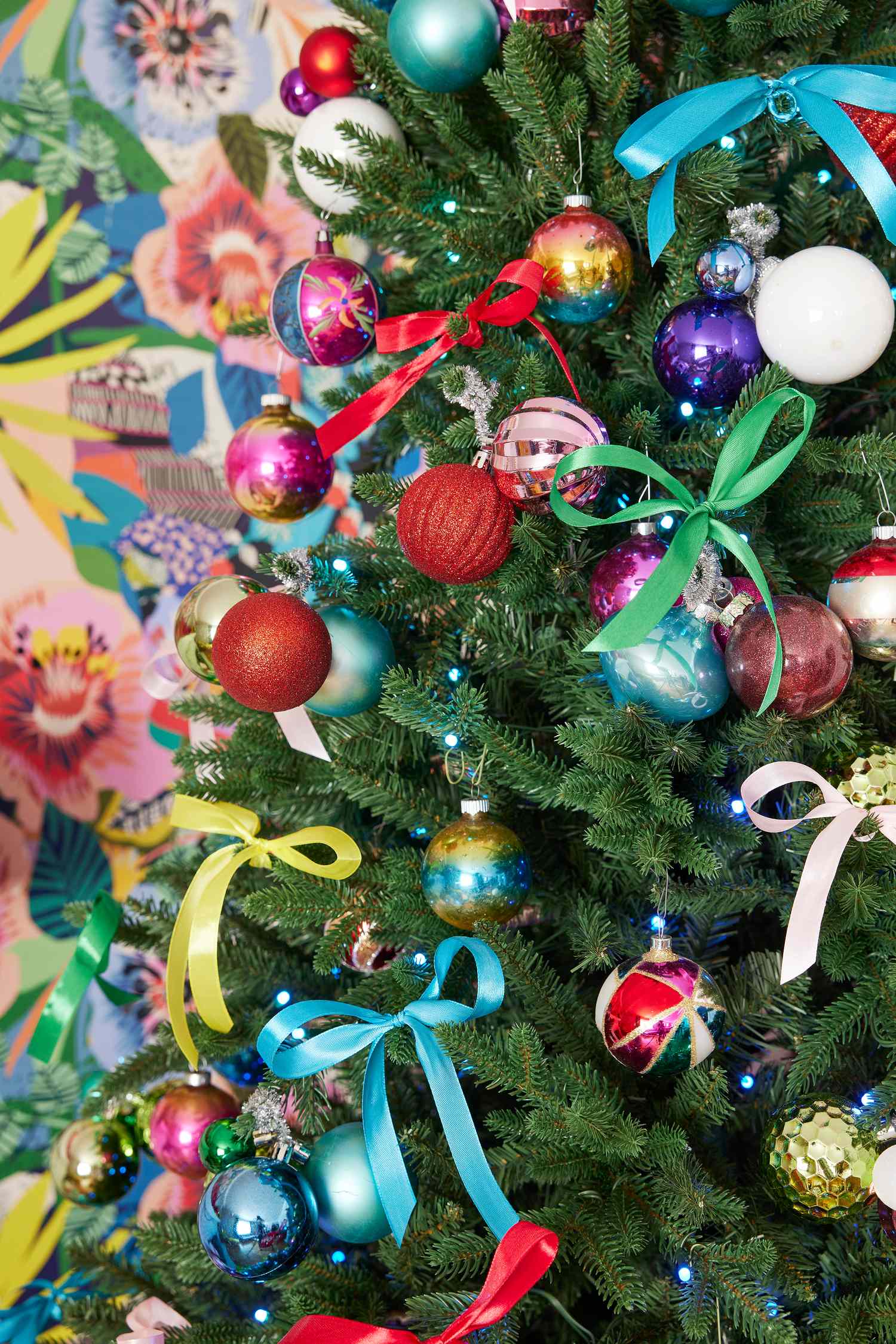 How to Decorate with Christmas Tree Ribbon