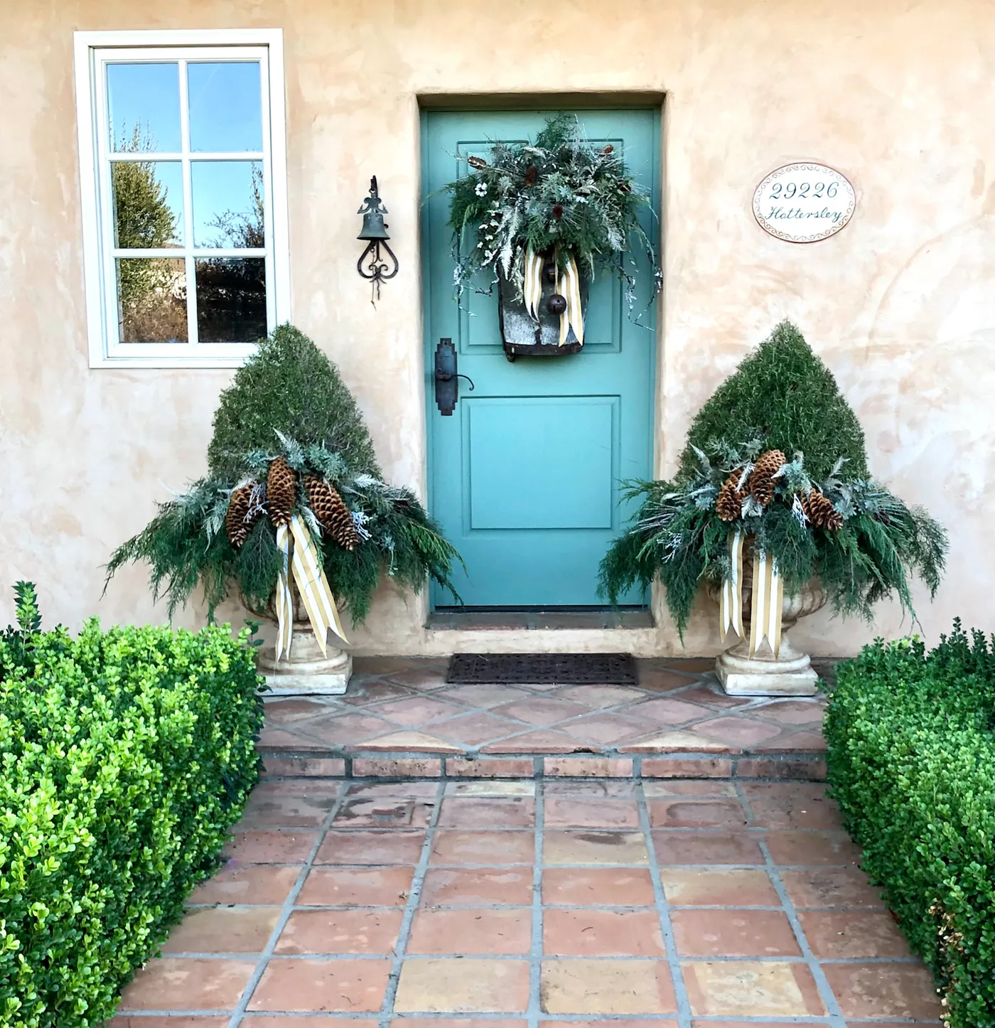 How to Decorate your Front Porch for Christmas Using Natural Elements -  Cindy Hattersley Design