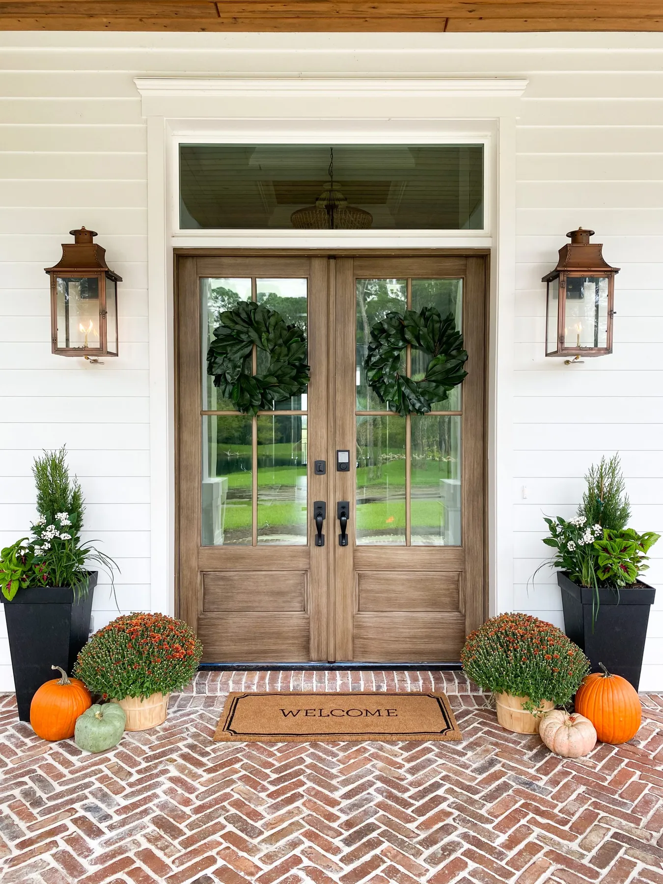 How To Decorate Your Porch For Fall - Palm Grove Farmhouse