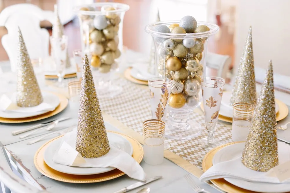 How to Host Your First Christmas Dinner | Gold and White Decor Inspiration  - brittanybishopphotography.com