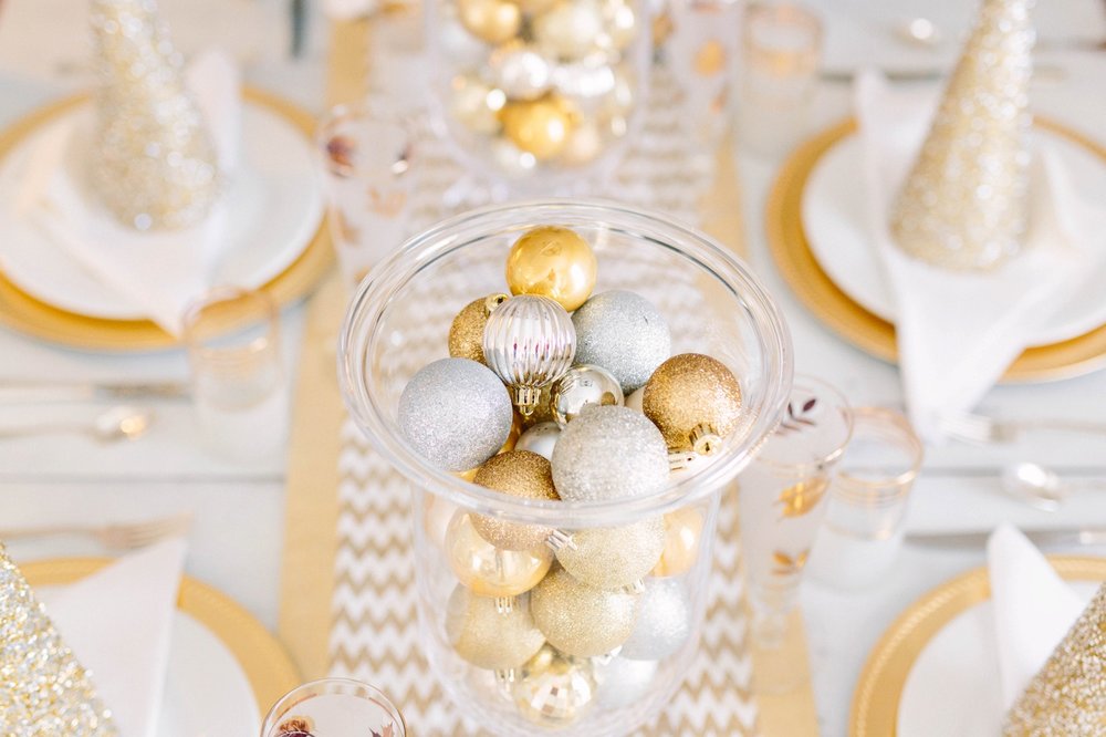 How to Host Your First Christmas Dinner | Gold and White Decor Inspiration - brittanybishopphotography.com