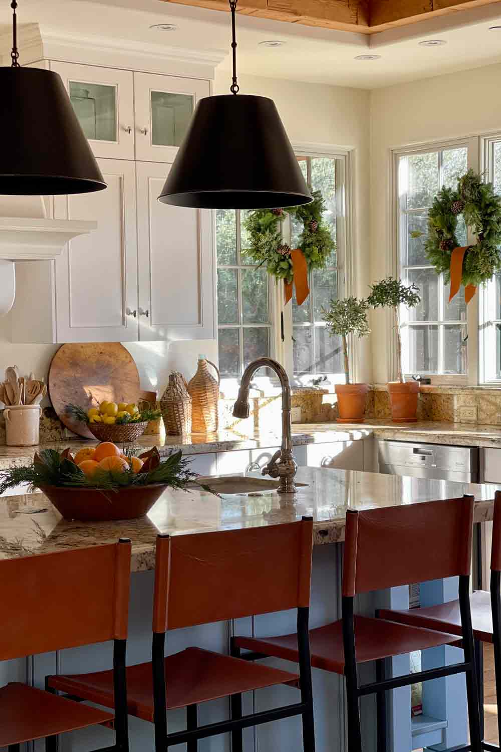 How to Mix Faux and Fresh Christmas Decor for a Natural Look - Cindy  Hattersley Design