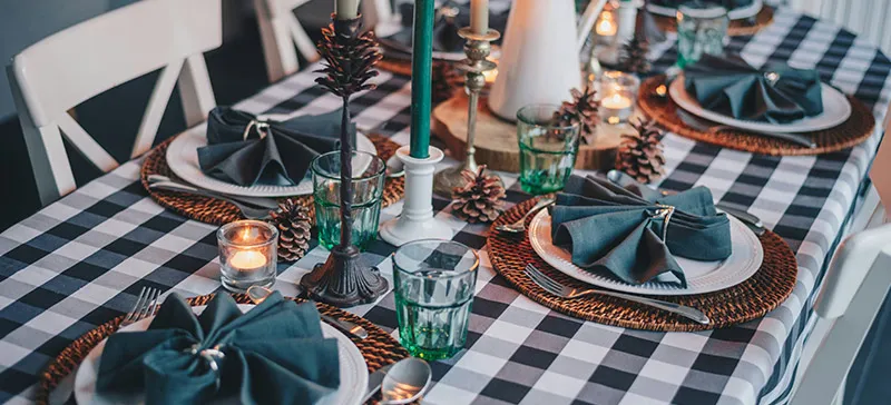How to Style the Perfect Christmas Dinner Table | Virginia Hayward