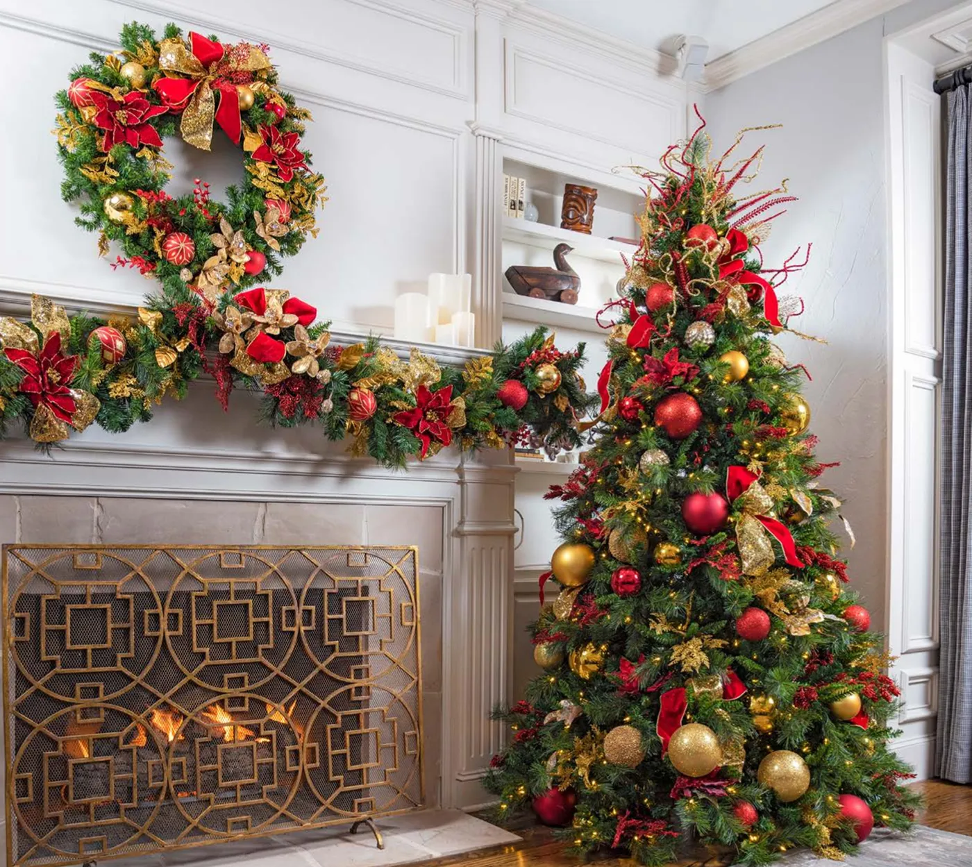 Interior Holiday Decorating Trends in 2023: Professional Decor and Lighting