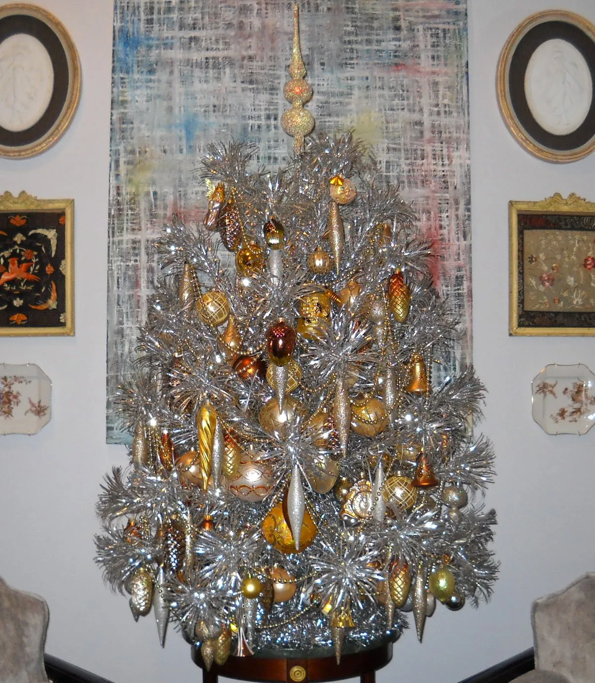 Knickerbocker Style & Design: Trimming the Tinsel Tree
