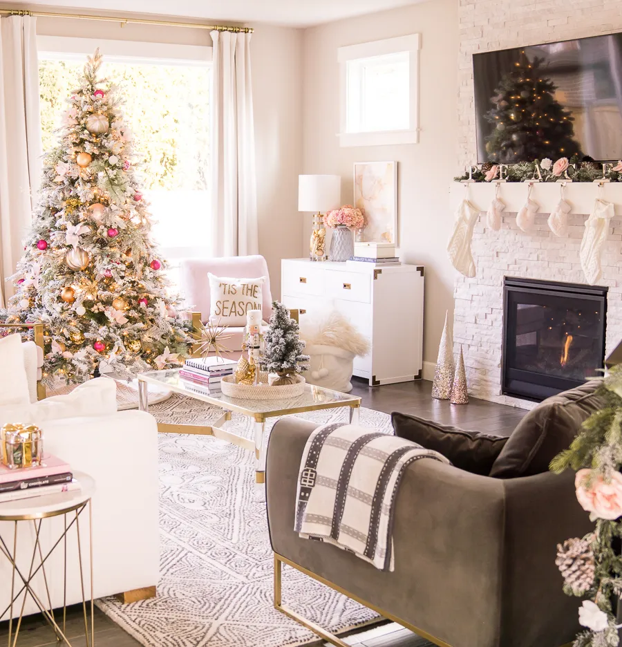 Living Room | Just A Tina Bit