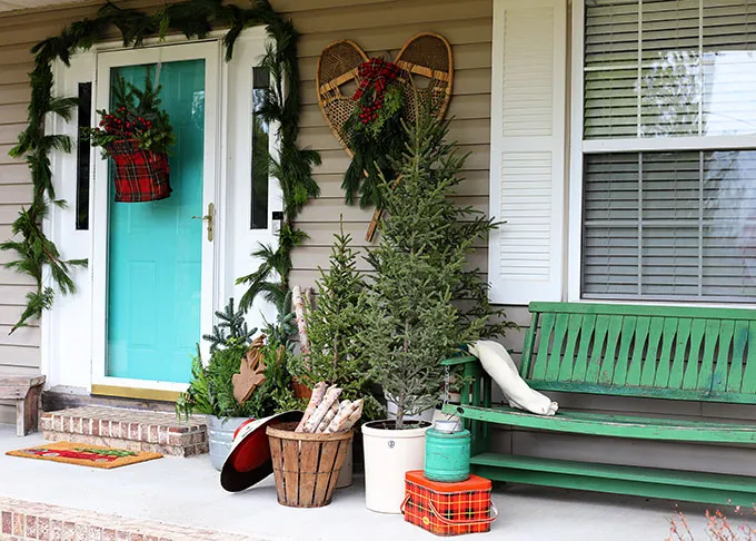 LODGE INSPIRED CHRISTMAS PORCH DECORATIONS STORY