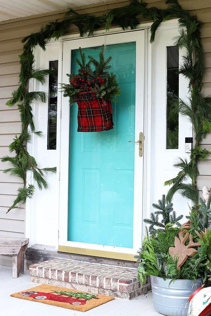 LODGE INSPIRED CHRISTMAS PORCH DECORATIONS STORY