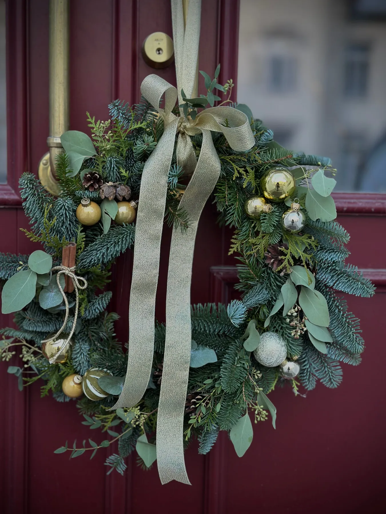Luxe Gold” Christmas Wreath – Bloom Room Tallinn