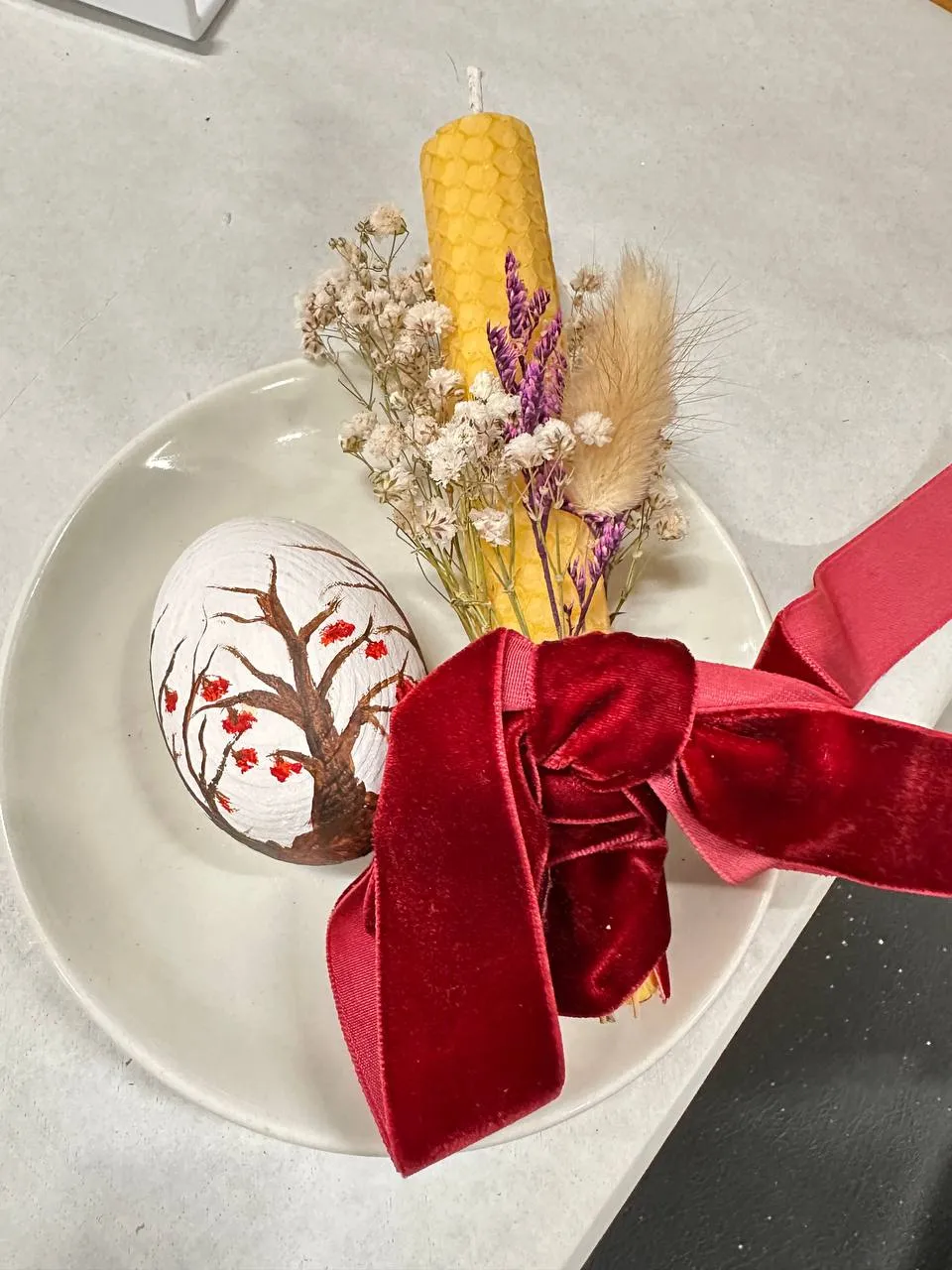 Making Beeswax Candles. - Art & craft classes for children and adults