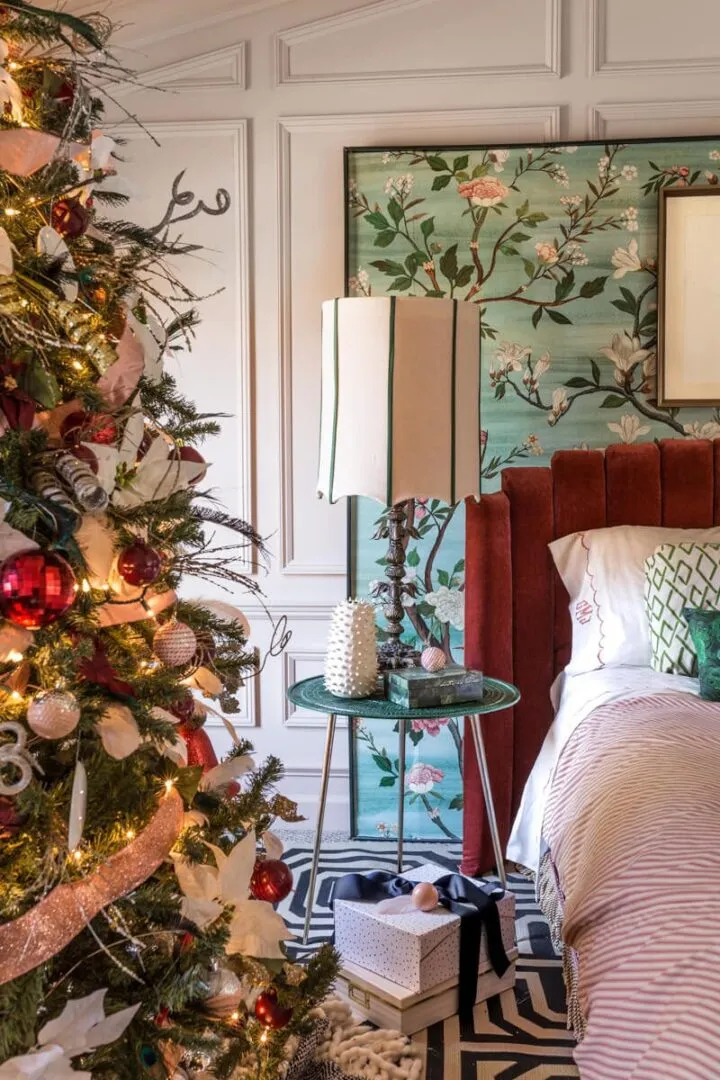 Master Bedroom Christmas Tree ⋆ Jewel Marlowe