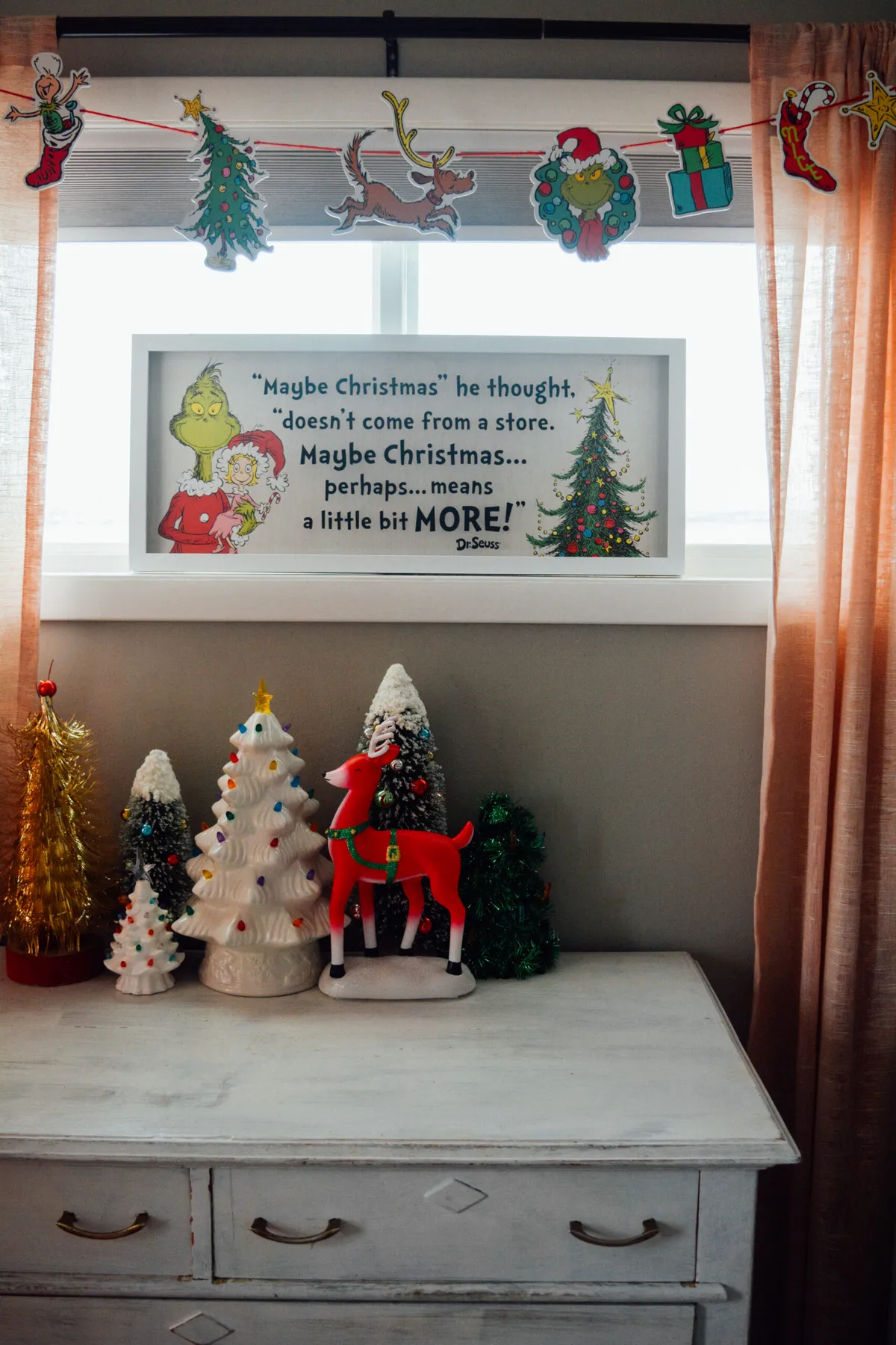 Merry Grinchmas Bedroom 2022