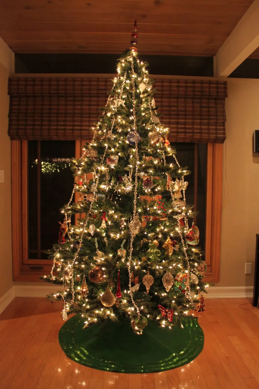 mid-century modern remodel: mid-century minimalist christmas decorations