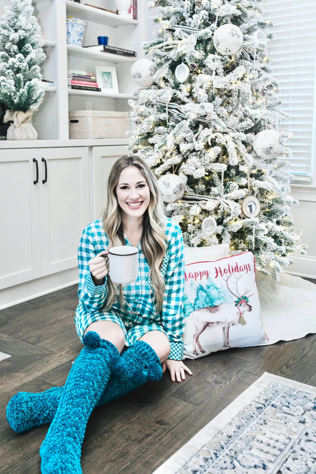 Modern Farmhouse Christmas Decor - Walking in Memphis in High Heels