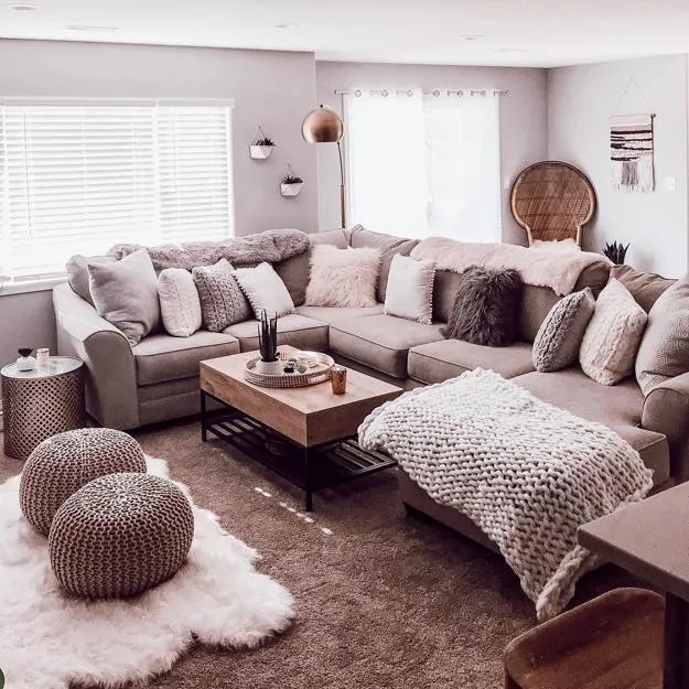 Modern Ideas for Cozy Winter Decorating, Home Staging Tips to Create Warm Rooms