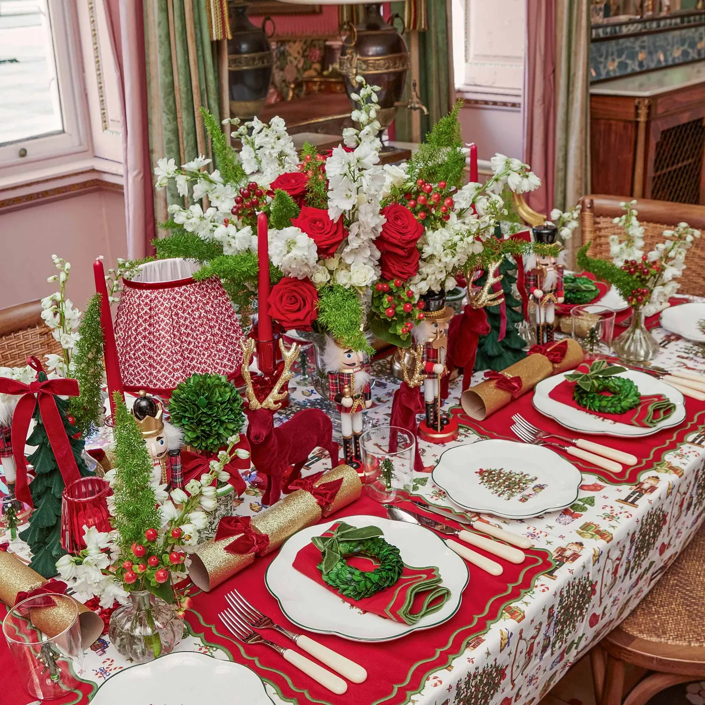 Mrs. Alice Christmas Tree Dinner Plate (Set of 4)
