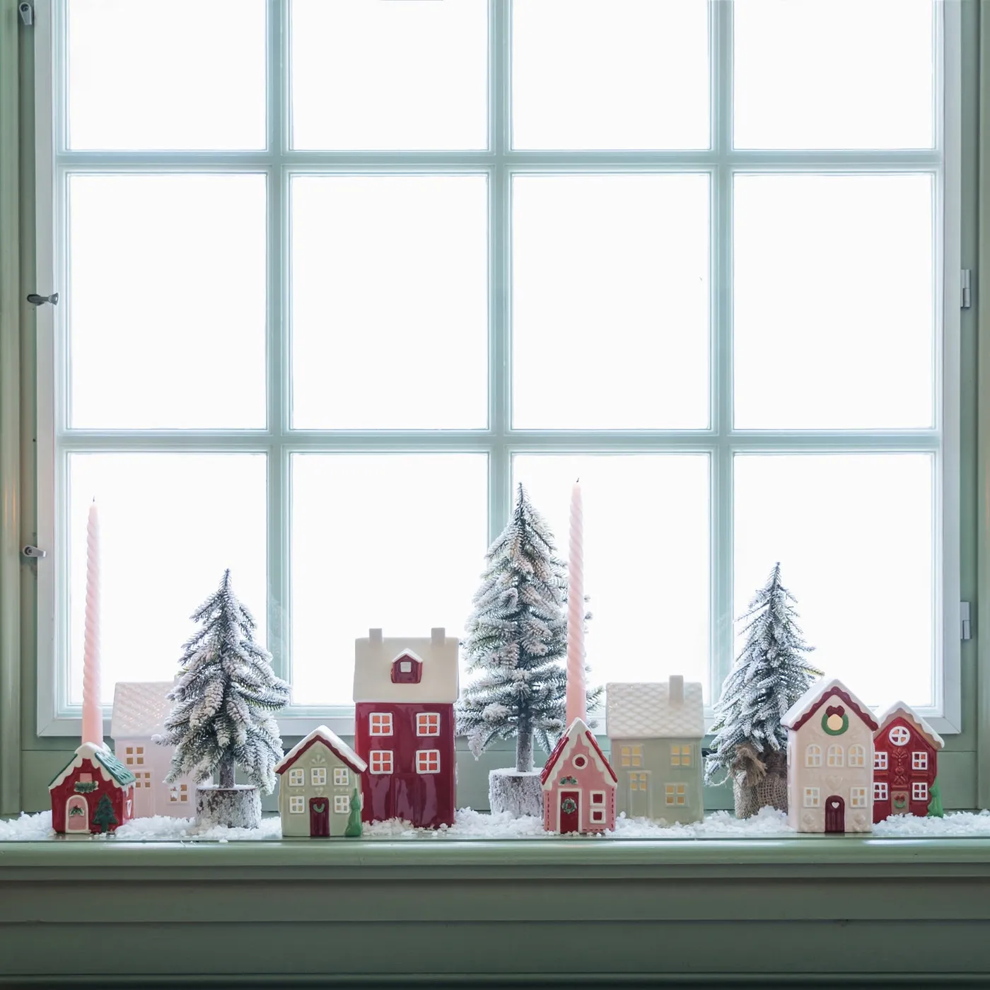 Multicolour Christmas village with LED, ceramic houses