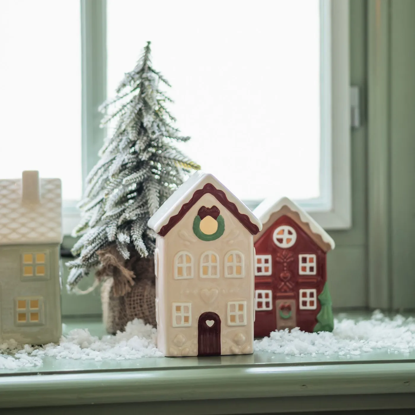 Multicolour Christmas village with LED, ceramic houses