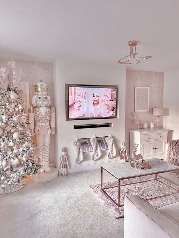 Mum forks out £4k to turn home into pink Winter Wonderland - complete with five Christmas trees and life-size pink Nutcrackers - Manchester Evening News