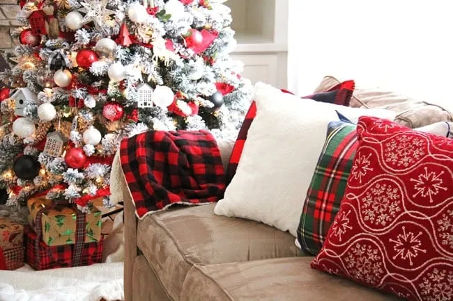 My 2015 Holiday Home Tour - A Pretty Life In The Suburbs