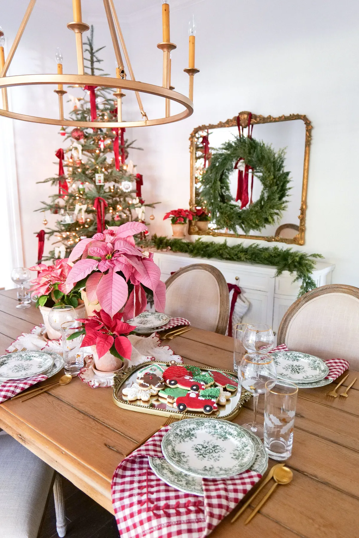 My Dining Room Decor For Christmas: How I Made My Dining Room Festive —  Amanda Warren