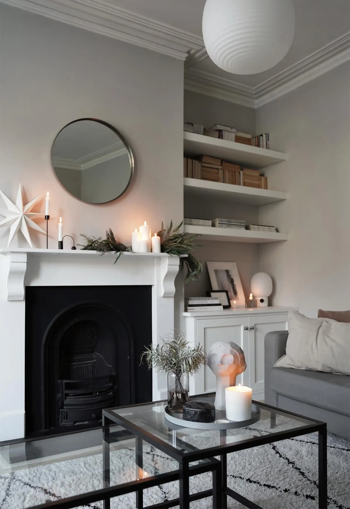 My minimalist Christmas decor - the first few touches |
