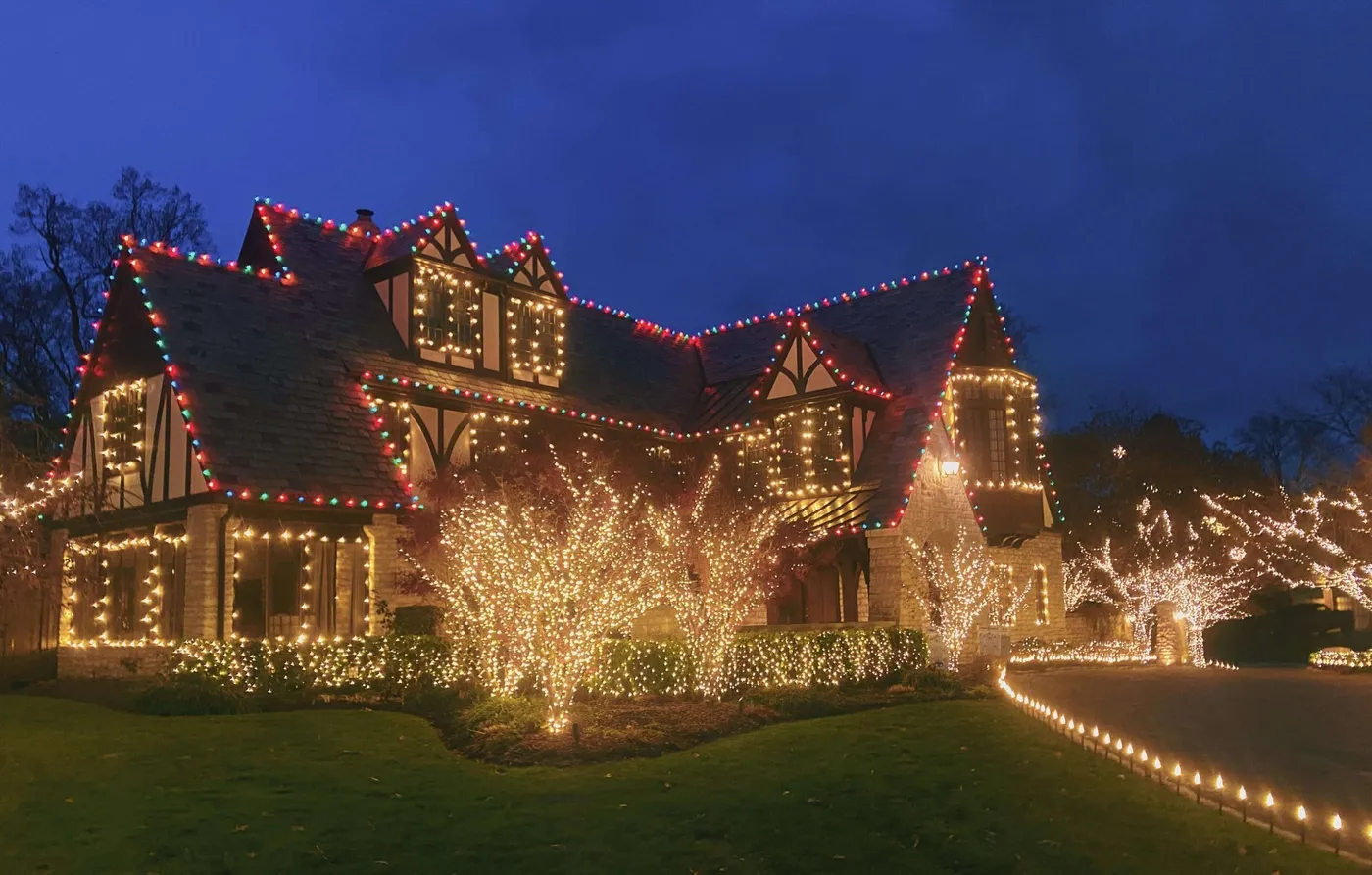 Outdoor Holiday Lighting in Memphis | Mid South Outdoor Lighting & Audio