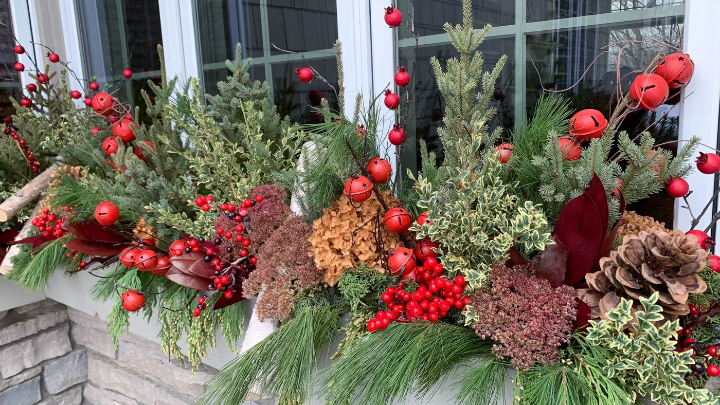 Outdoor Planters - Len Busch Roses
