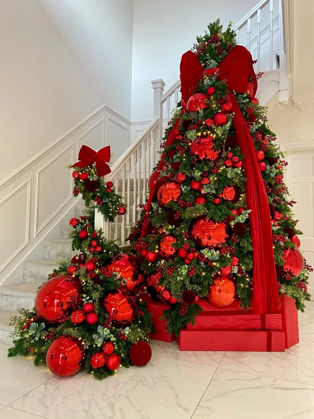 Oversized Bow Christmas Trees: The Trend Redefining Holiday Decor in 2025