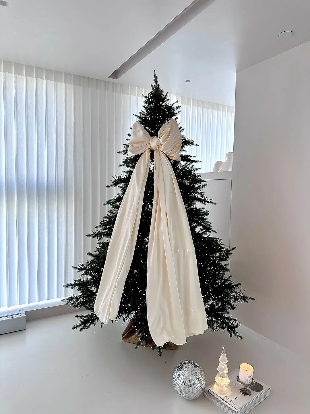 Oversized Bow Christmas Trees: The Trend Redefining Holiday Decor in 2025