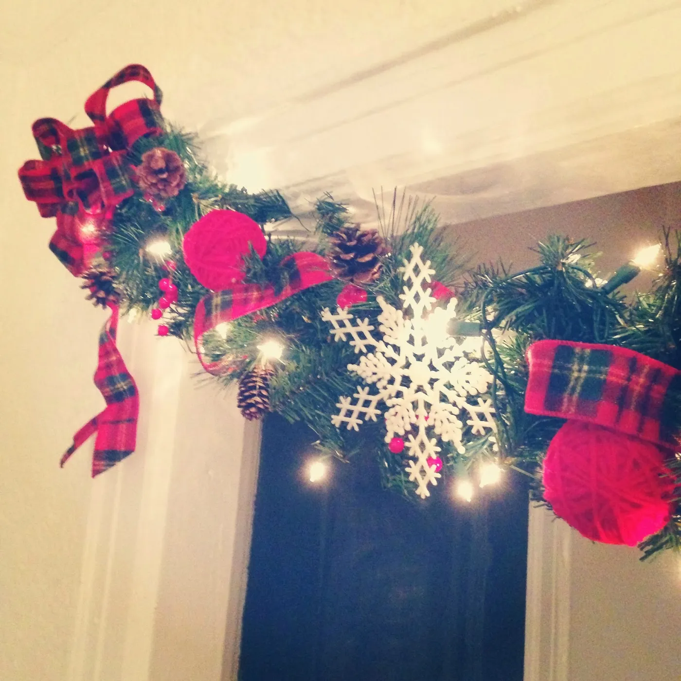 Pams Party & Practical Tips: DIY Christmas Garland