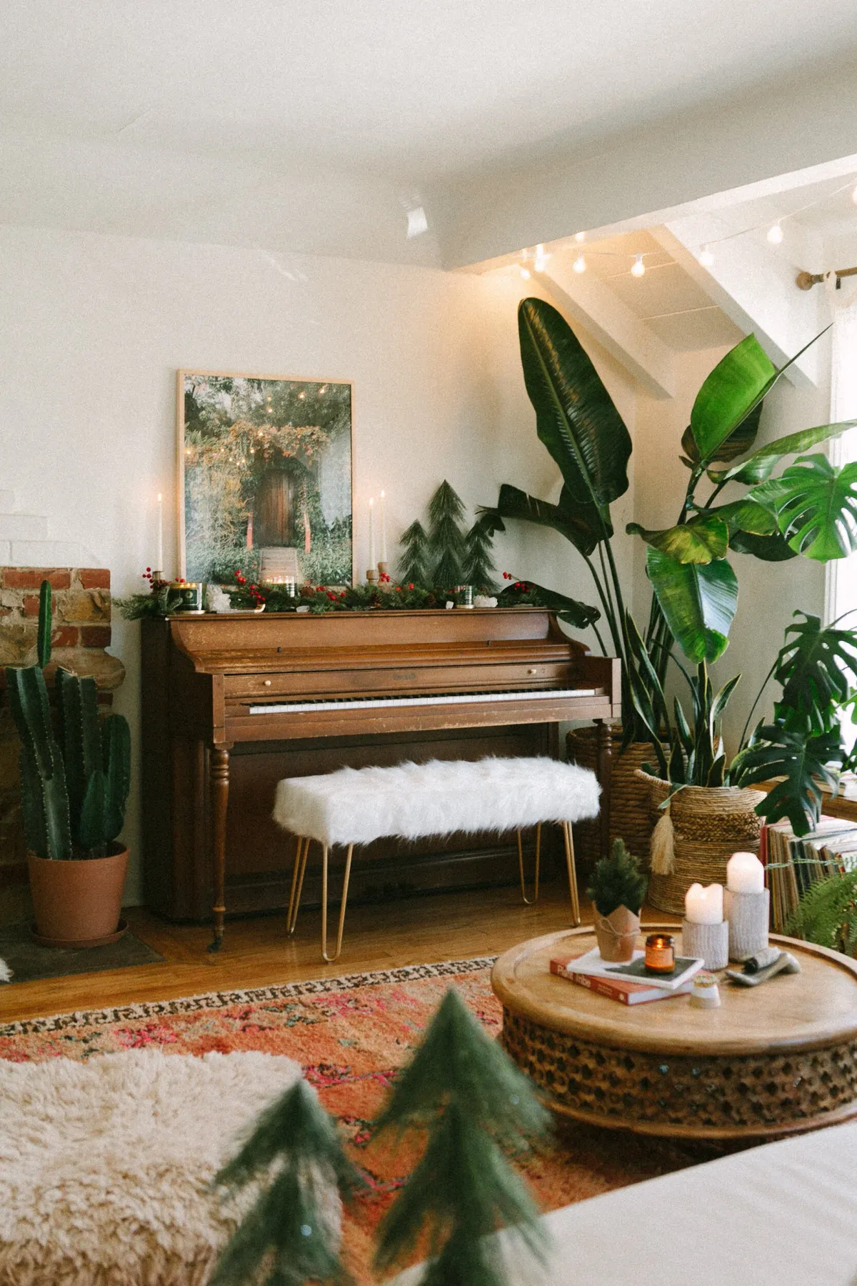 Piano Holiday Decorating — black & blooms