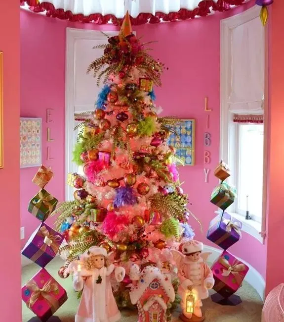 Pink Christmas Trees, Color Trends in Decorating Holiday Trees