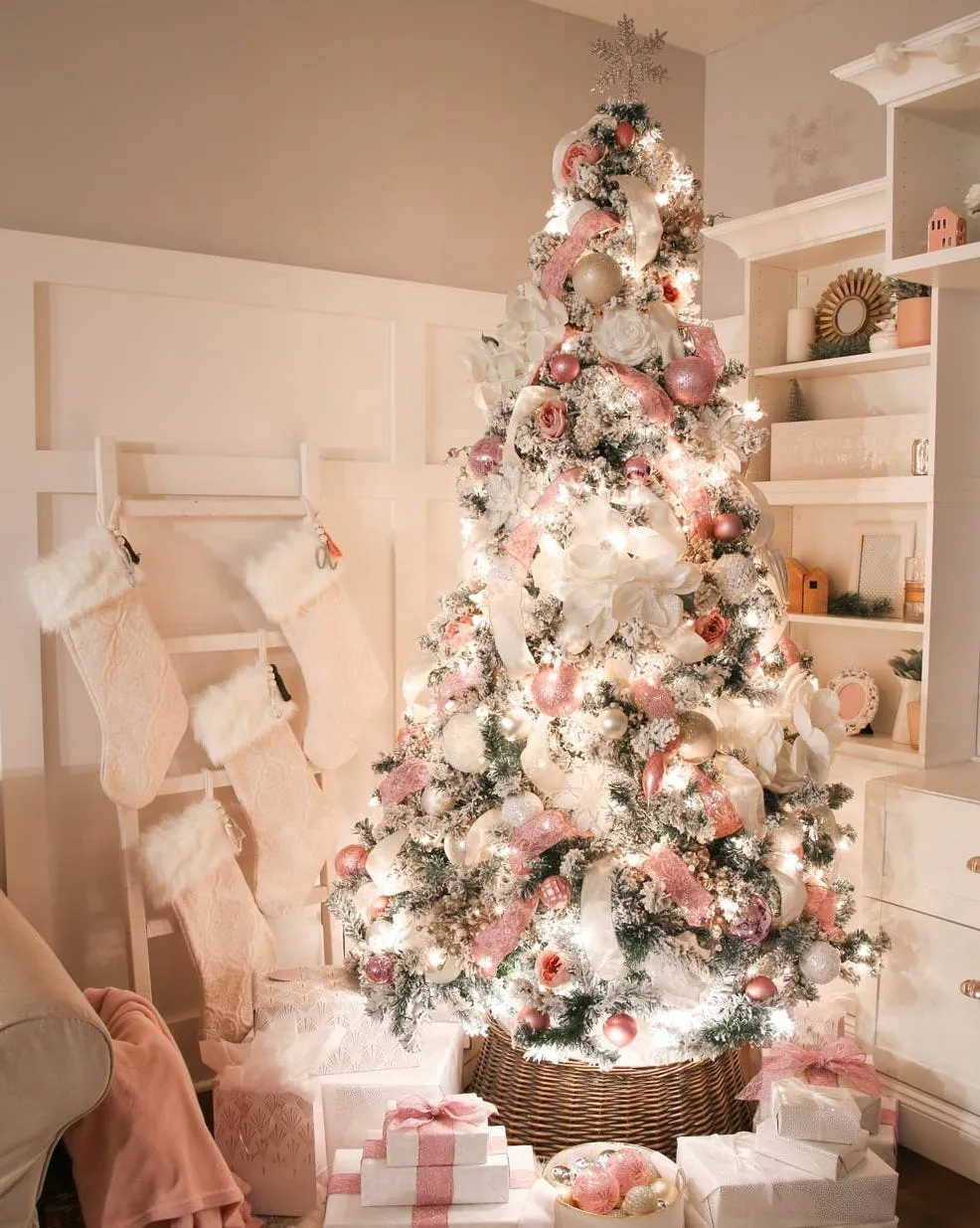 Pink Vintage Christmas Tree White 25 Best Christmas Tree Themes For Decorating This Year